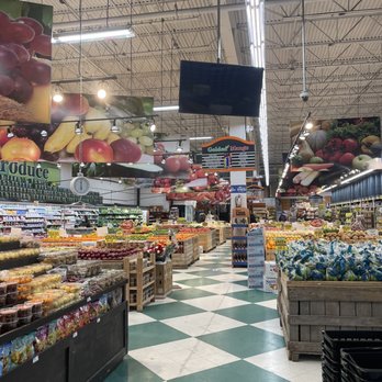 Golden Mango - the produce section of a grocery store - Grocery Near Me - East Bronx, New York