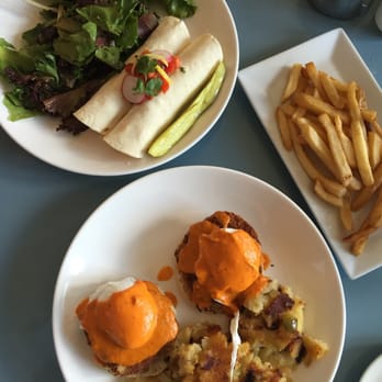 Skylark Diner - Maryland Benedict and (very bland looking and tasting) fish tacos - Diners Near Me - Edison, New Jersey Skylark Diner - Maryland Benedict and (very bland looking and tasting) fish tacos - Diners Near Me - Edison, New Jersey