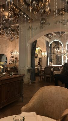 La Cave by null