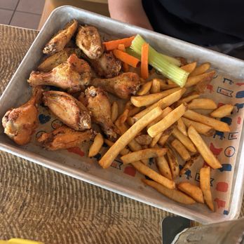 Kelsey's - 10 Wings - American Near Me - Niagara Falls, Ontario Kelsey's - 10 Wings - American Near Me - Niagara Falls, Ontario