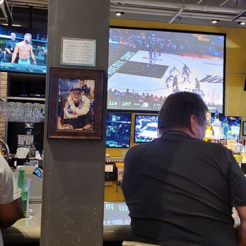 Buffalo Wild Wings - Bar area - Sports Bars Near Me - Ewa Beach, Hawaii Buffalo Wild Wings - Bar area - Sports Bars Near Me - Ewa Beach, Hawaii
