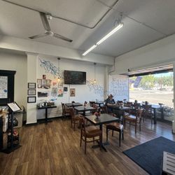 Blue Ox Bistro and Chocolates - Dining area