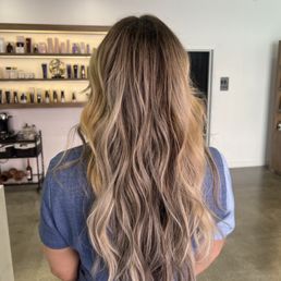 My fresh New hair from Andreana she's the Best !!