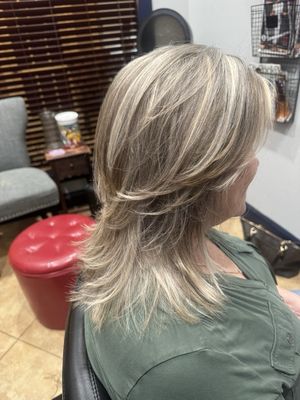 Something Unique Hair Studio by null