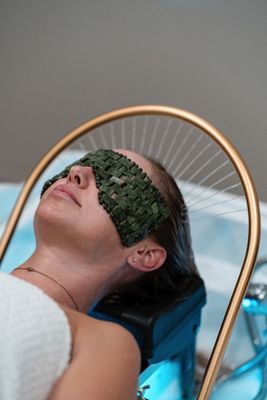 Jenny Headspa #4 - A 70-minute experience that adds chest and shoulder scrub and massage with hot stone, face wash and massage with hot stone or cold-globe, face mask, steam eye-mask, advanced hair wash and exfoliation, water circulation, hair drying, and serum. Jenny Headspa #4 - A 70-minute experience that adds chest and shoulder scrub and massage with hot stone, face wash and massage with hot stone or cold-globe, face mask, steam eye-mask, advanced hair wash and exfoliation, water circulation, hair drying, and serum.