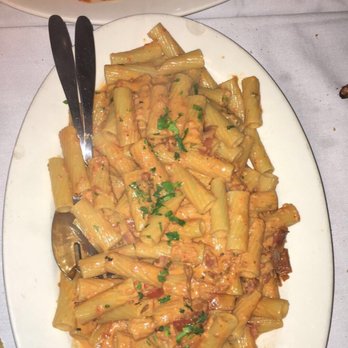 La Famiglia - Italian Near Me - Plainview, New York