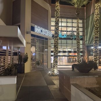Moxies - New American Near Me - Scottsdale, Arizona Moxies - New American Near Me - Scottsdale, Arizona