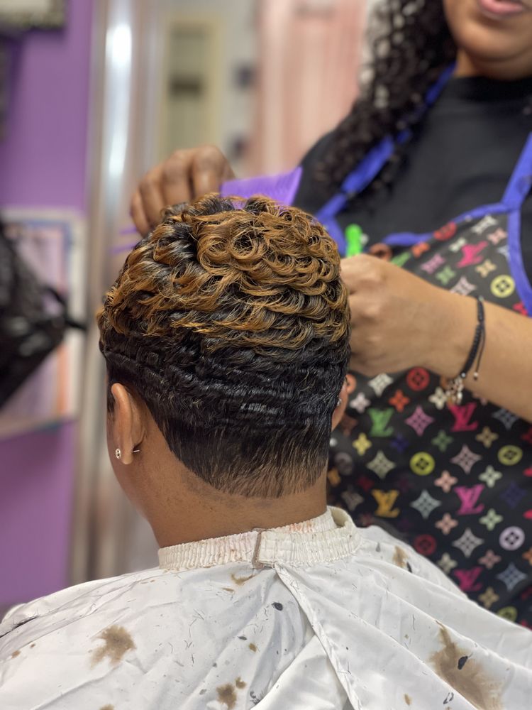 Sophierce Beauty Salon Logo