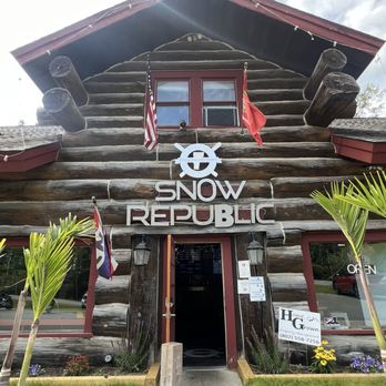 Snow Republic - Entrance - Breweries Near Me - West Dover, Vermont
