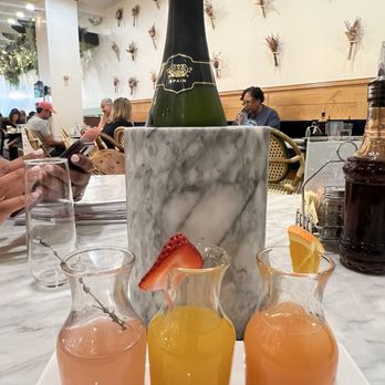 Easy Like Sunday - Mimosa flight - Breakfast & Brunch Near Me - Baltimore, Maryland