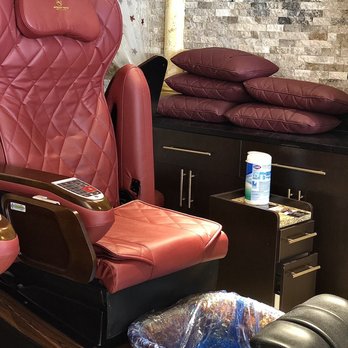 Anthony Vince' Nail Spa - Very nice pedicure station set up - Nail Salons Near Me - Aurora, Colorado Anthony Vince' Nail Spa - Very nice pedicure station set up - Nail Salons Near Me - Aurora, Colorado