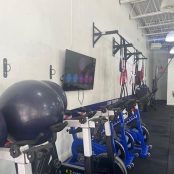 F45 Training - Circuit Training Gyms Near Me - Aventura, Florida