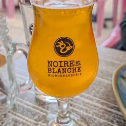 Noire et Blanche