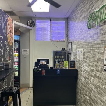 Grattin Dog - Interior - Burgers Near Me - Altamonte Springs, Florida Grattin Dog - Interior - Burgers Near Me - Altamonte Springs, Florida