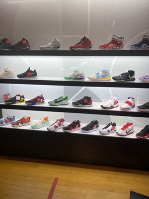 Foot Locker, 3111 W Chandler Blvd, Suite 2112, Chandler, AZ, Shoe Stores -  MapQuest