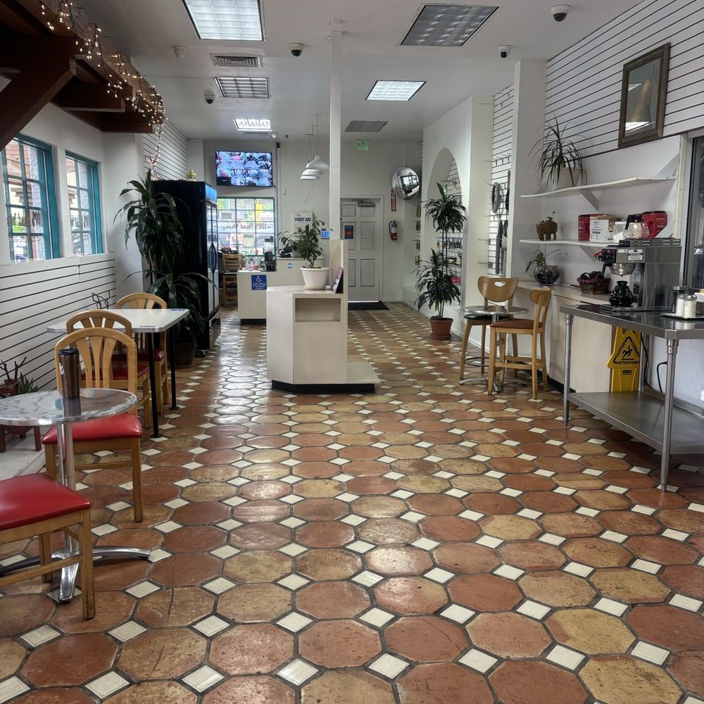 Mission Car Wash - Inside the waiting area - Car Wash Near Me - Hayward, California