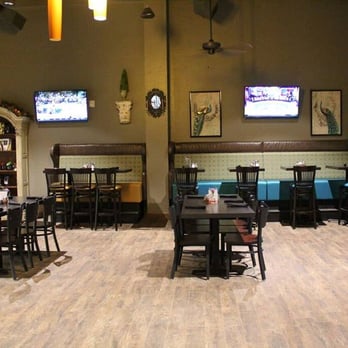 Delizioso Bistro & Coffee Bar - Interior dining area with flat screen TVs and free Wi-Fi - Coffee & Tea Near Me - Seiling, Oklahoma