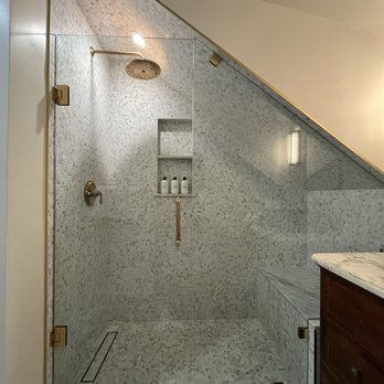 The Craft House Inn - Shower - Bed & Breakfast Near Me - Santa Barbara, California