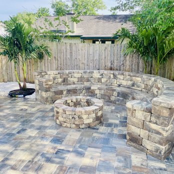 Paver Kings - Paver Seating w/ Firepit, Sierra - Masonry/Concrete Near Me - Orange Park, Florida Paver Kings - Paver Seating w/ Firepit, Sierra - Masonry/Concrete Near Me - Orange Park, Florida