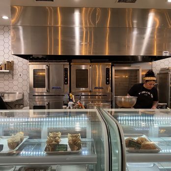 Bakeshop - Counter and kitchen - Bakeries Near Me - Modesto, California