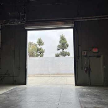 Wonderhouse - rollup garage, open air, easy load in area, rentable indoor and outdoor space - Venues & Event Spaces Near Me - Ventura, California Wonderhouse - rollup garage, open air, easy load in area, rentable indoor and outdoor space - Venues & Event Spaces Near Me - Ventura, California