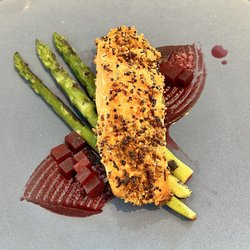 Monterosa Bar - Grilled salmon with beets and asparagus