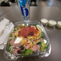 Paesanos Cafe - Great Salad Bar!