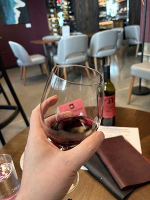 WeRise Wines by null