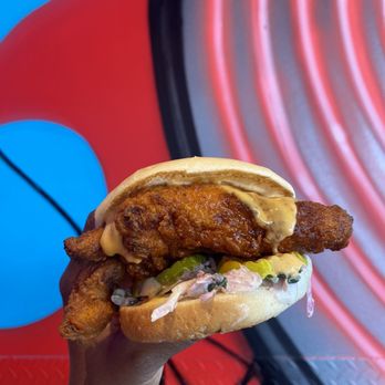 Dave's Hot Chicken - Single Slider - Chicken Shop Near Me - Naperville, Illinois
