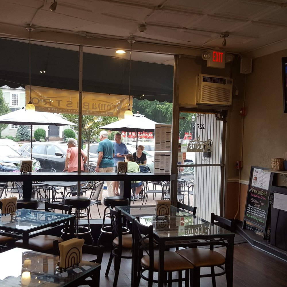 Aroma Bistro - Dining Area - Burgers Near Me - Wethersfield, Connecticut