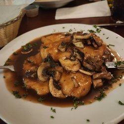 Giovanni's Pizza & Restaurant - Chicken marsala