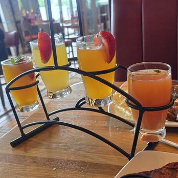 Silver Diner - Mimosas flight with sparkling wine - New American Near Me - National Harbor, Maryland Silver Diner - Mimosas flight with sparkling wine - New American Near Me - National Harbor, Maryland