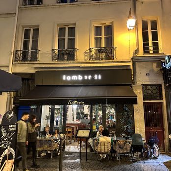 Lombardi - Exterior at night - Italian Near Me - Paris