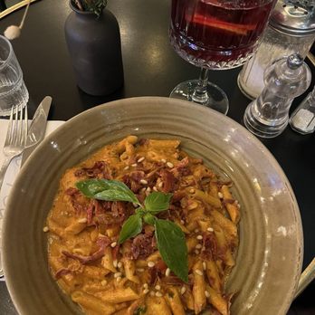 La Perla - Sun dried tomato pesto - Italian Near Me - Paris, 75 La Perla - Sun dried tomato pesto - Italian Near Me - Paris, 75