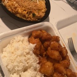 Asian Grill - Pad Thai and General Tso's Chicken
