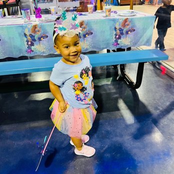 Bounce Bounce - The Birthday Princess, Amirha! - Trampoline Parks Near Me - Cypress, Texas