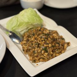 Hai - M20.chicken with lettuce wrap