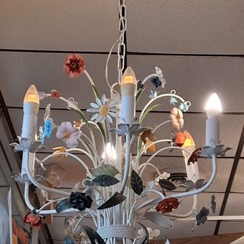Plantation Pancake House - Vintage lighting - Breakfast & Brunch Near Me - North Myrtle Beach, South Carolina Plantation Pancake House - Vintage lighting - Breakfast & Brunch Near Me - North Myrtle Beach, South Carolina