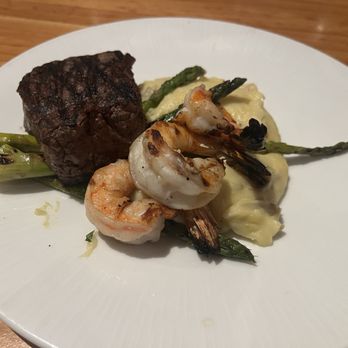 Cutters Crabhouse - Surf n turf - Seafood Near Me - Seattle, Washington