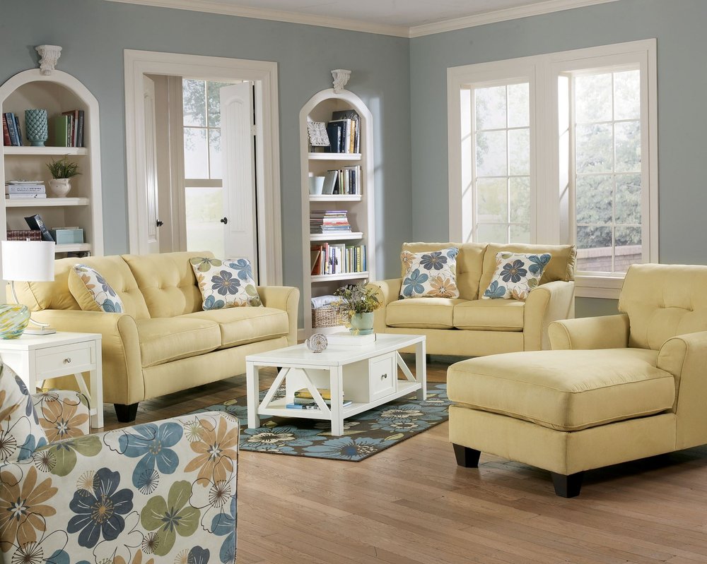 MIDTOWN OUTLET Updated August 2024 13 Photos 1730 Quintard Ave