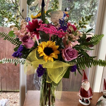 VIP Flowers - The bouquet on day of arrival. - Florists Near Me - Portland, Oregon VIP Flowers - The bouquet on day of arrival. - Florists Near Me - Portland, Oregon