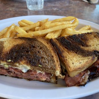 Sierra Cafe - Rueben sandwich and fries. - Cafes Near Me - Verdi, Nevada