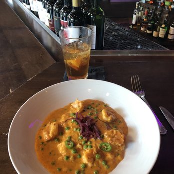 FlatIron Kitchen & Taphouse - Shrimp & Grits - New American Near Me - Davidson, North Carolina