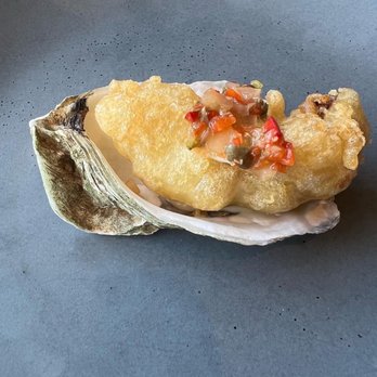 SoCal Kitchen + Bar - I love a friend oyster - New American Near Me - Columbus, Ohio