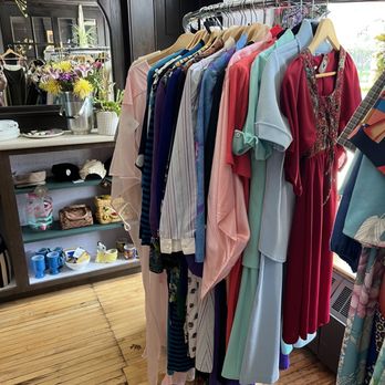 The August Connection - Nice natural lighting - Used, Vintage & Consignment Near Me - Grand Rapids, Michigan