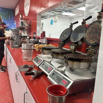 Bruster's Real Ice Cream - Waffle station - Ice Cream & Frozen Yogurt Near Me - Golf, Florida