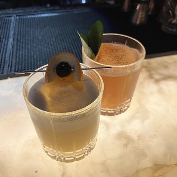 The Roosevelt Room - Amaretto sour and Buck to the Future - Cocktail Bars Near Me - Austin, Texas The Roosevelt Room - Amaretto sour and Buck to the Future - Cocktail Bars Near Me - Austin, Texas