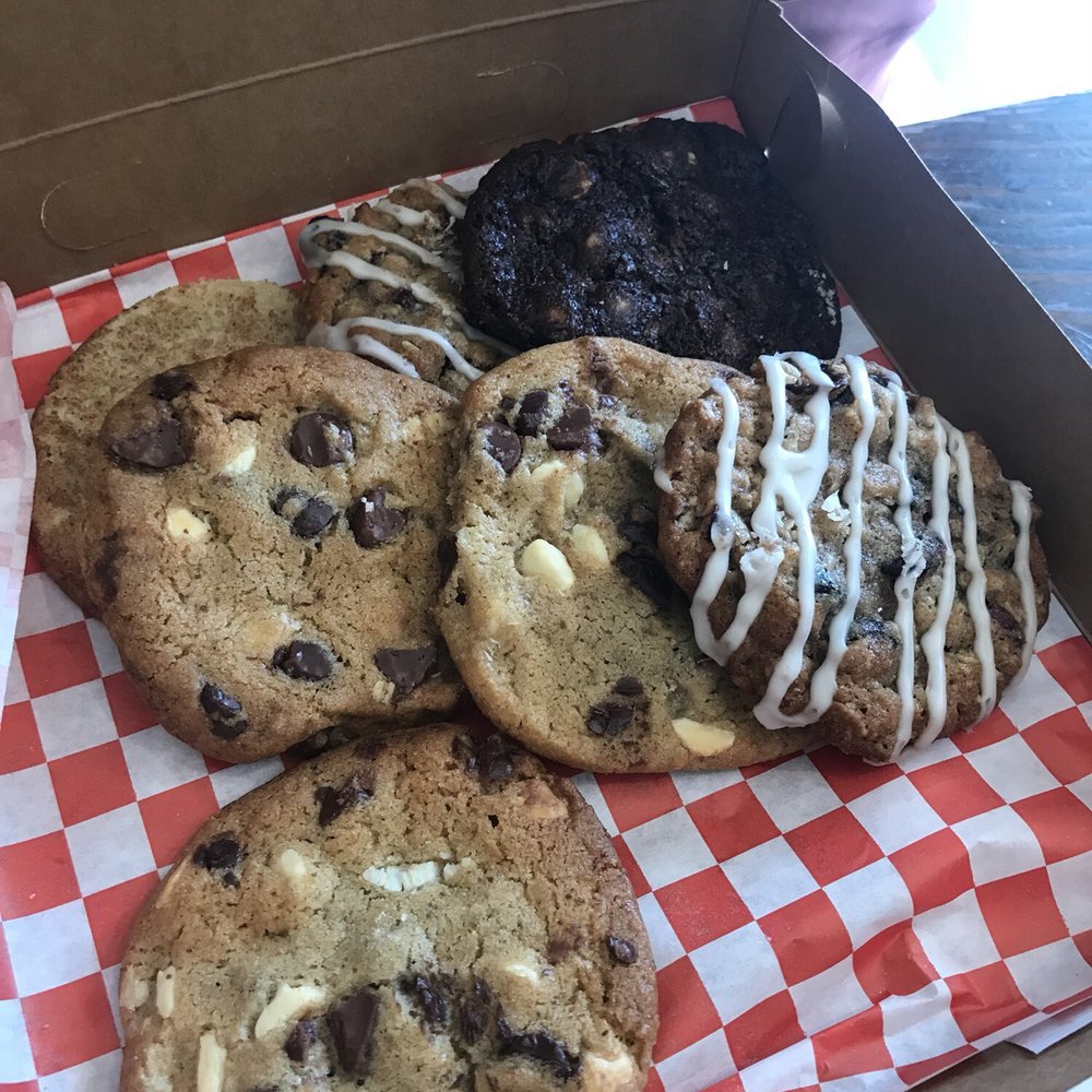 5000 Pies - Cookies- the chocolate chip cookie is the only thing worth getting here. - Pizza Near Me - Long Beach, California