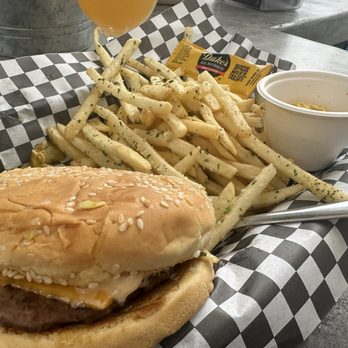 Revelry Brewing - Burger - Breweries Near Me - Folly Beach, South Carolina Revelry Brewing - Burger - Breweries Near Me - Folly Beach, South Carolina