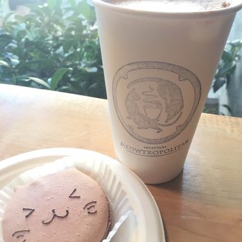 Seattle Meowtropolitan - Chocolate macaroon and vanilla latte - Themed Cafes Near Me - Seattle, Washington Seattle Meowtropolitan - Chocolate macaroon and vanilla latte - Themed Cafes Near Me - Seattle, Washington